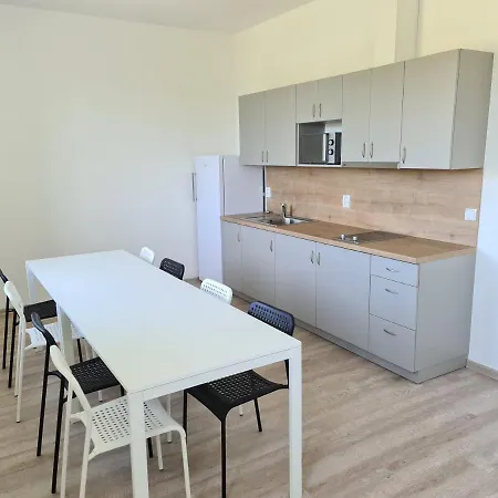 Ξενοδοχείο με διαμερίσματα Na Nove *